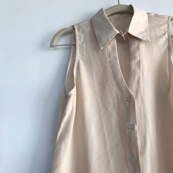 BUTTON BLOUSE WITH KEYHOLE DETAILING - Picture 2 of 4